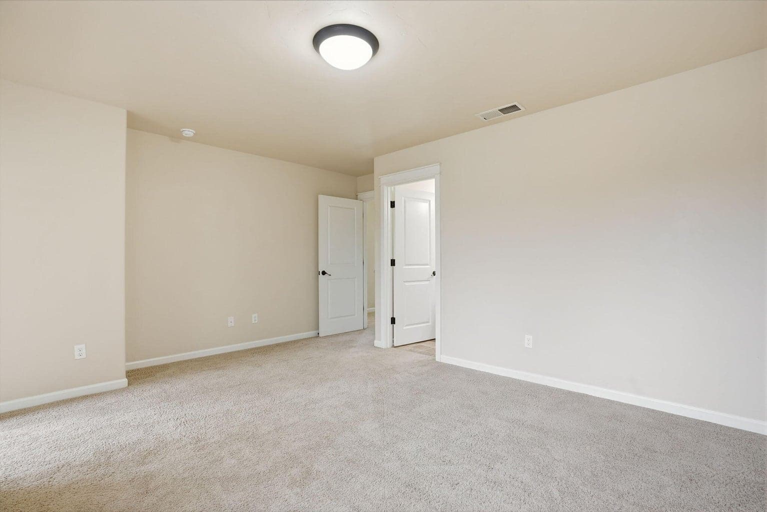 Photo of 3249 SW 28th Street 20 of 36