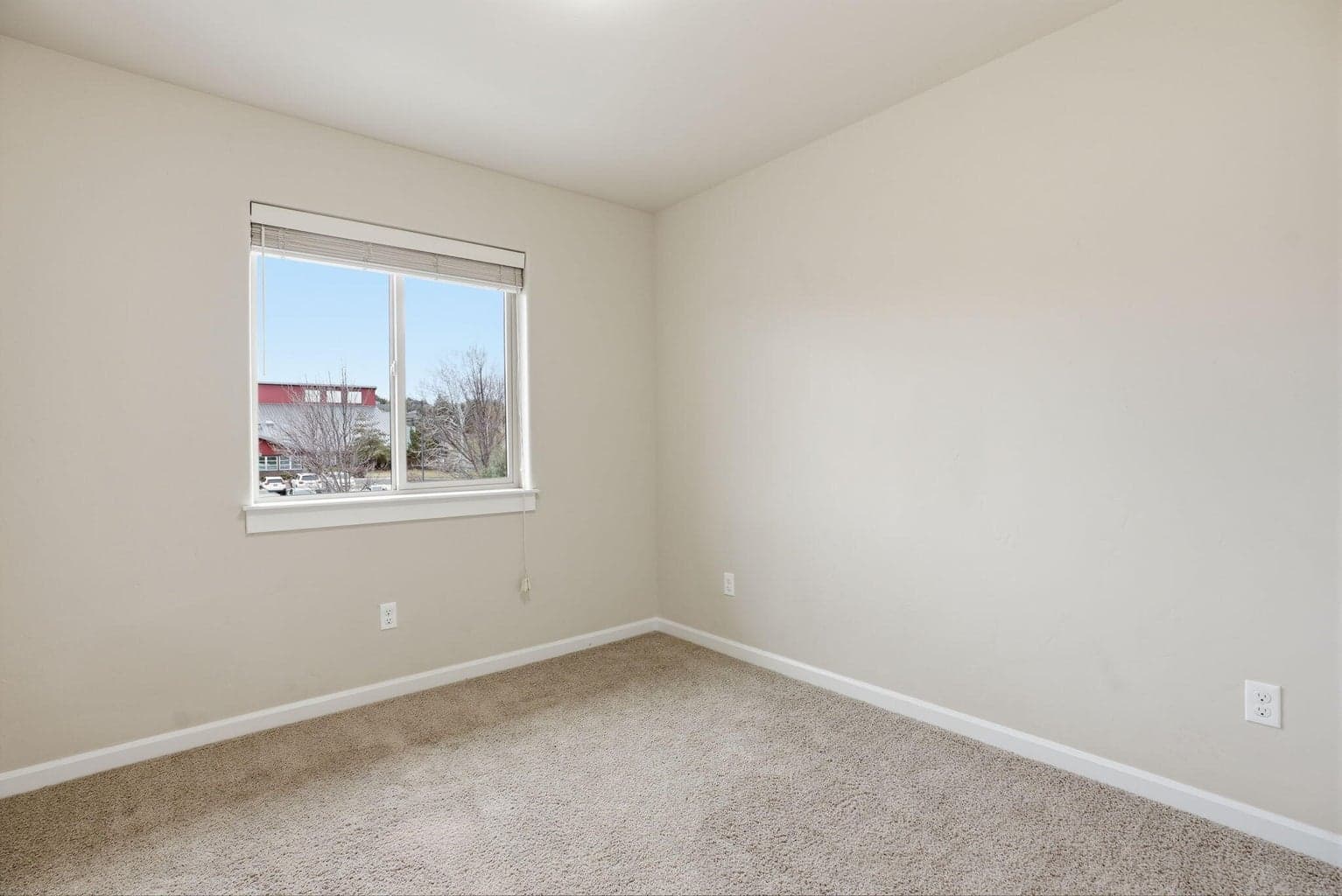 Photo of 3249 SW 28th Street 27 of 36