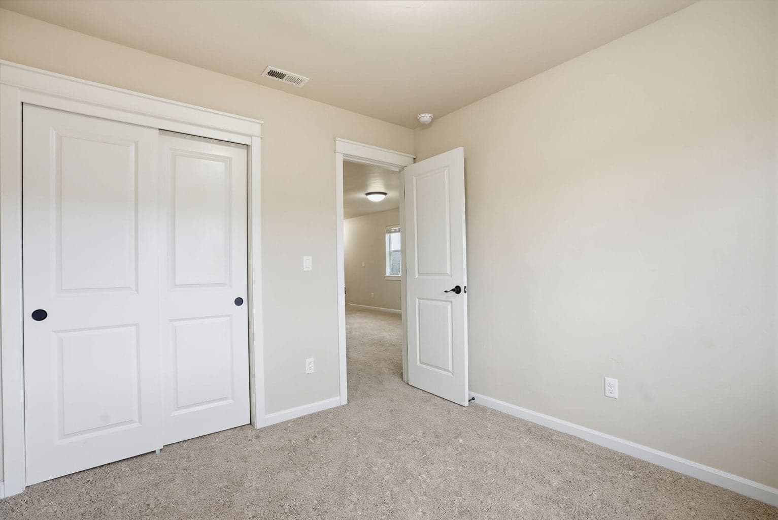 Photo of 3249 SW 28th Street 28 of 36