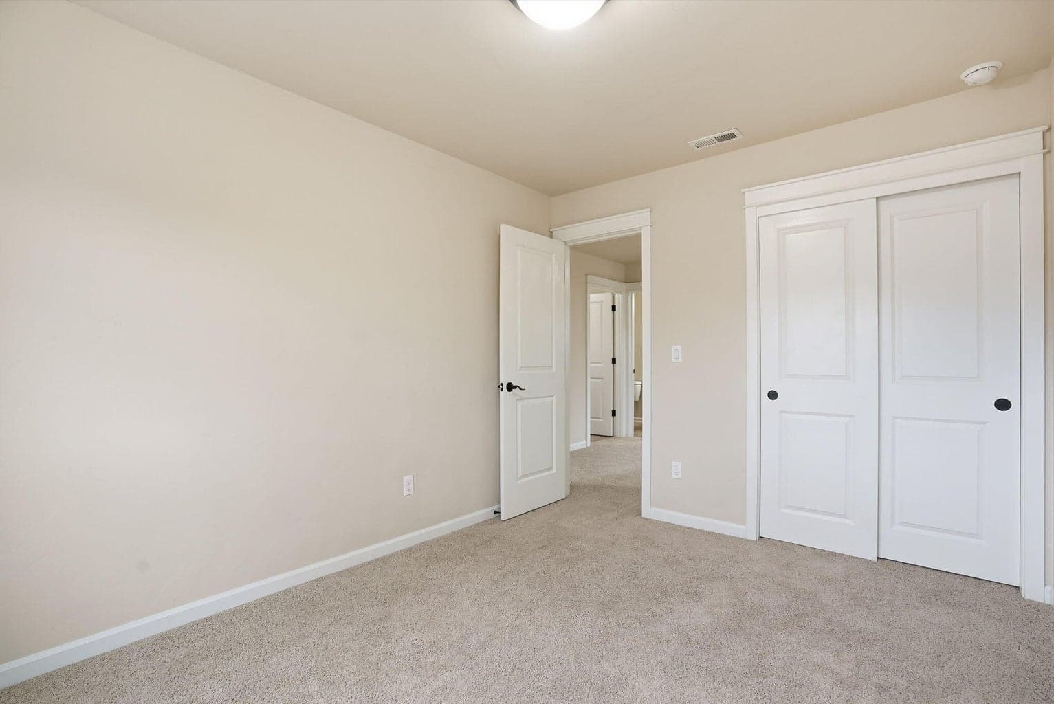 Photo of 3249 SW 28th Street 30 of 36