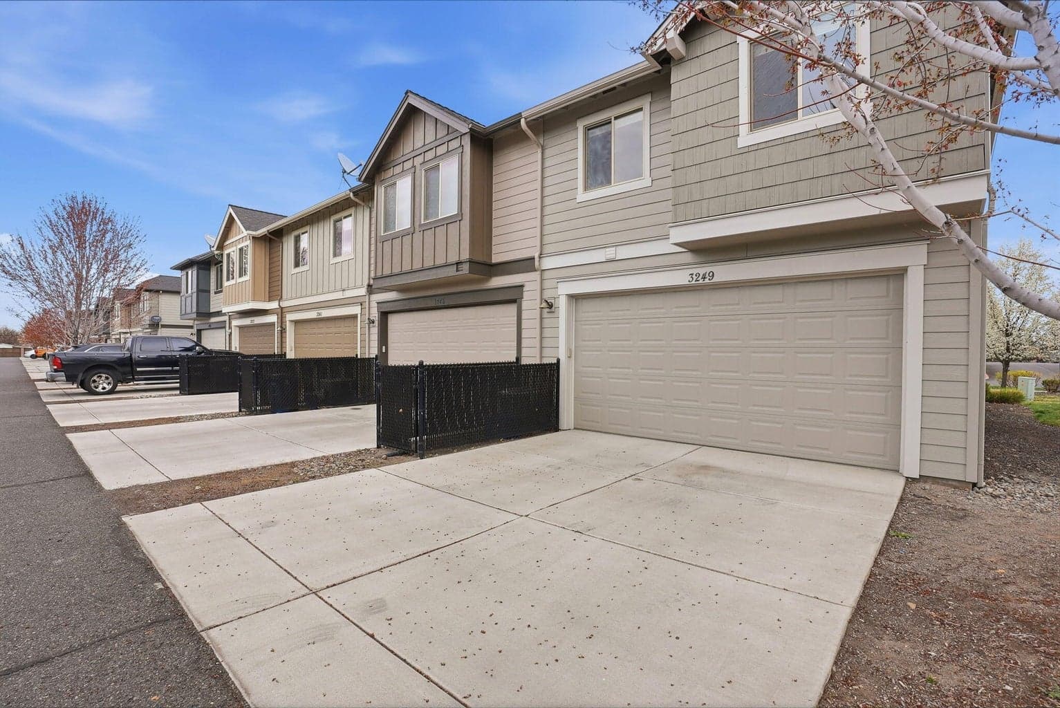 Photo of 3249 SW 28th Street 31 of 36
