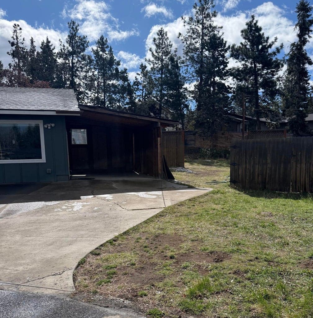 front view of side yard, RV parking