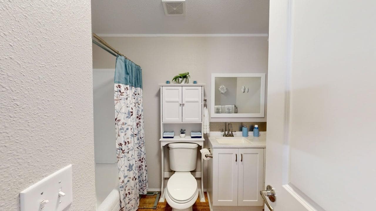 Photo of 2423 Webster 4 of 28