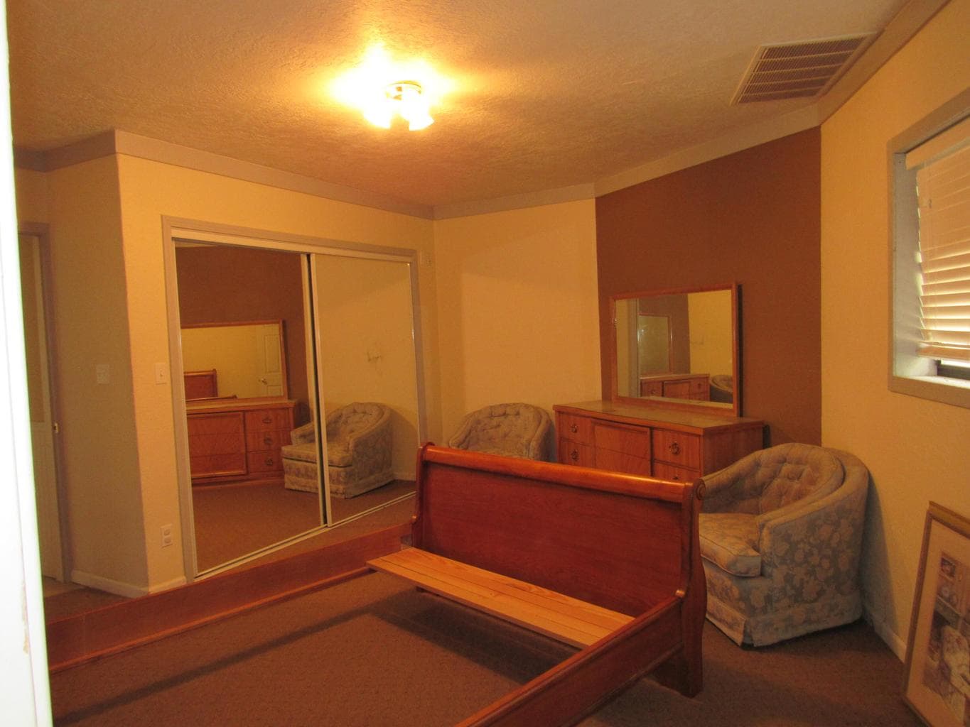 Photo of 35897 Chiloquin 4 of 21