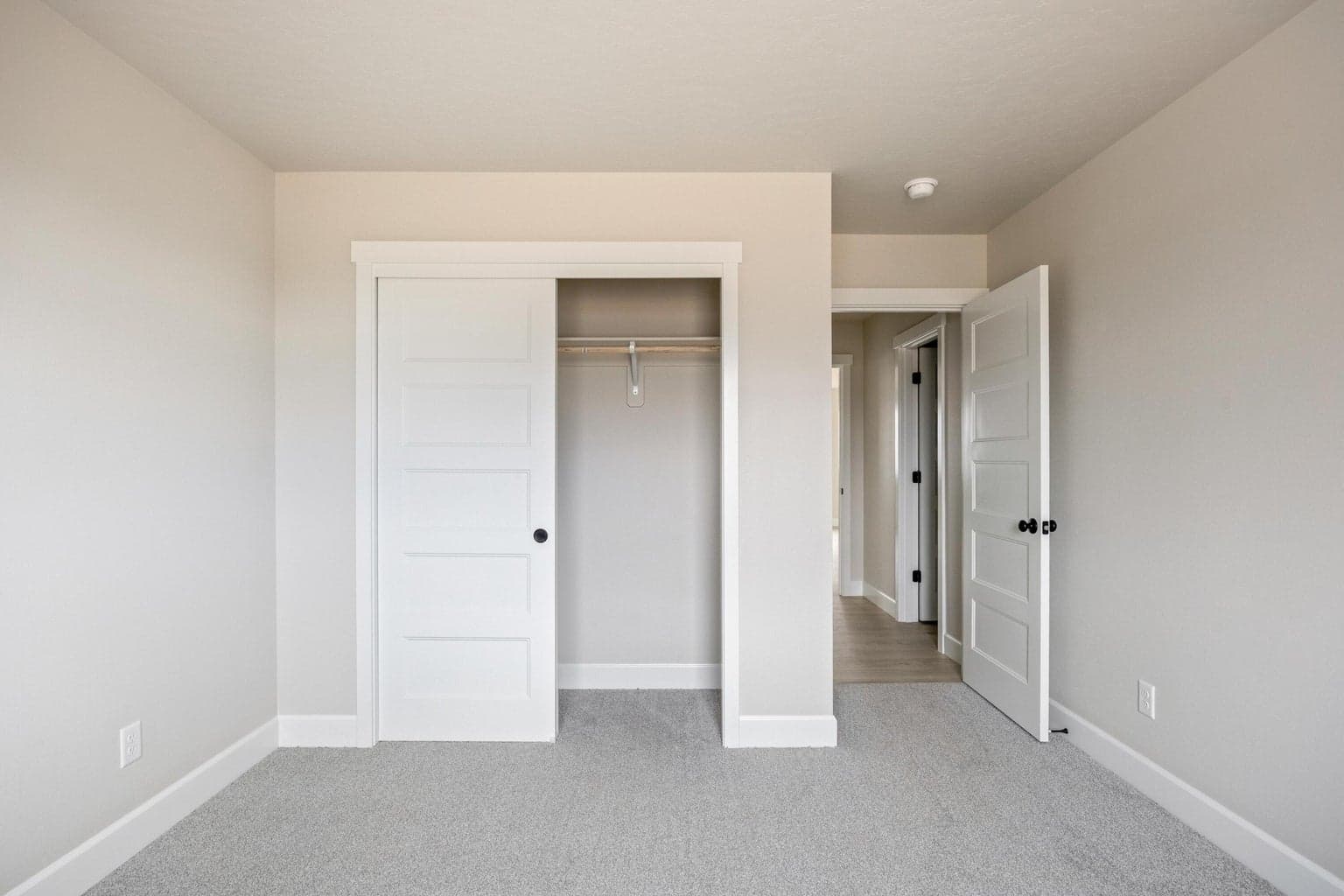 Photo of 1256 NW Fairway Road 20 of 31