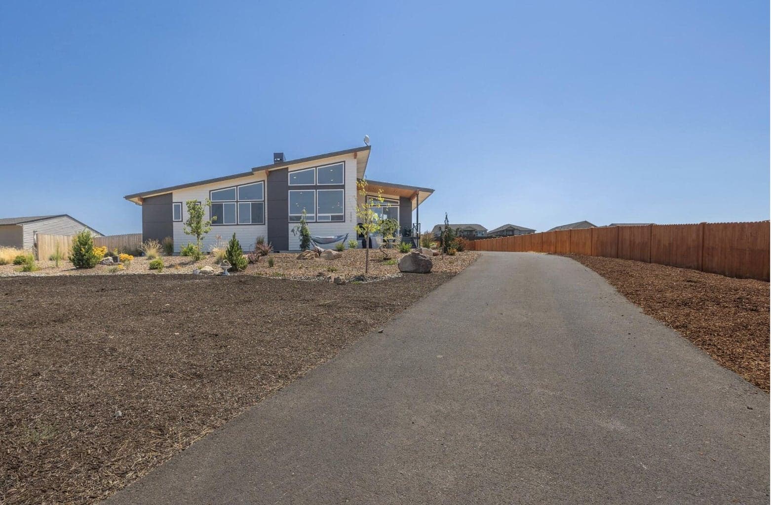Photo of 2370 SW Helmholtz Way 30 of 31