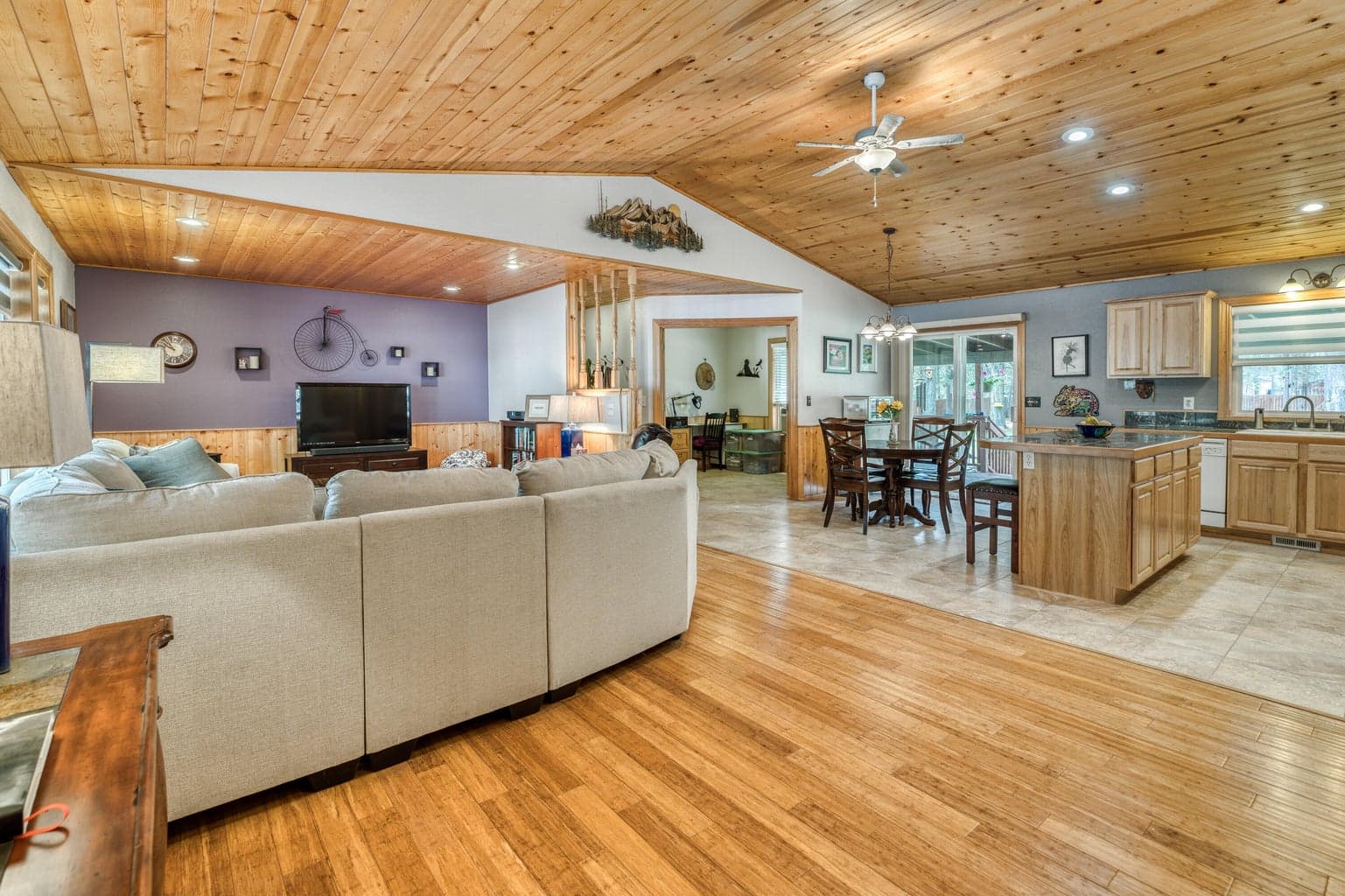 Photo of 16051 Leona Lane 14 of 37
