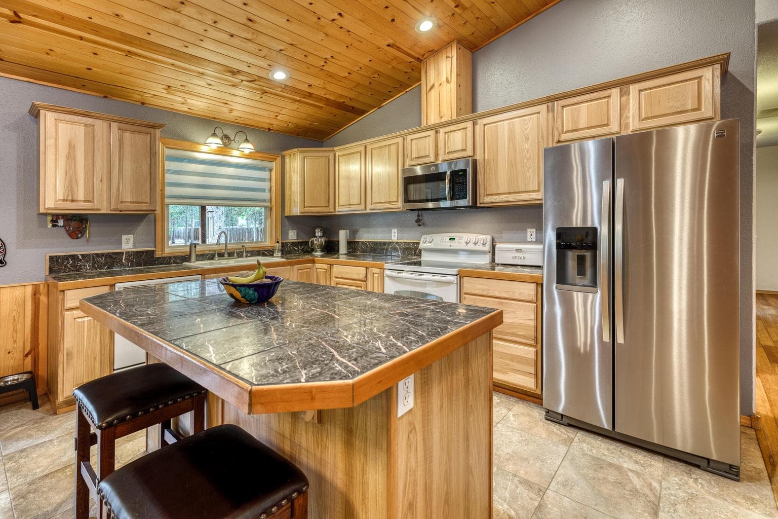 Photo of 16051 Leona Lane 17 of 37