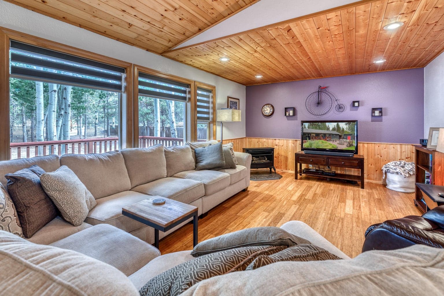 Photo of 16051 Leona Lane 15 of 37