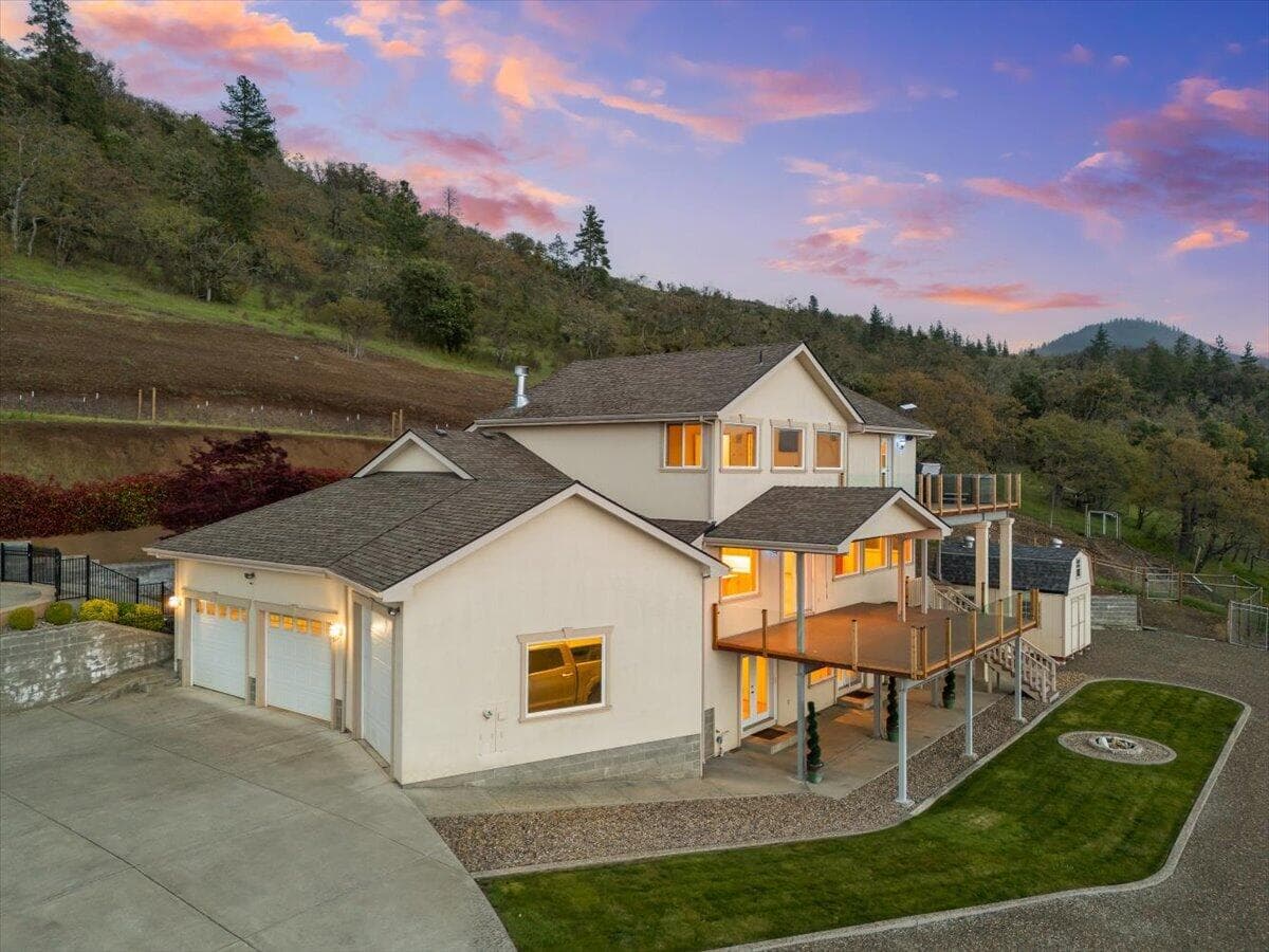 Photo of 4002 Dry Creek 3 of 43