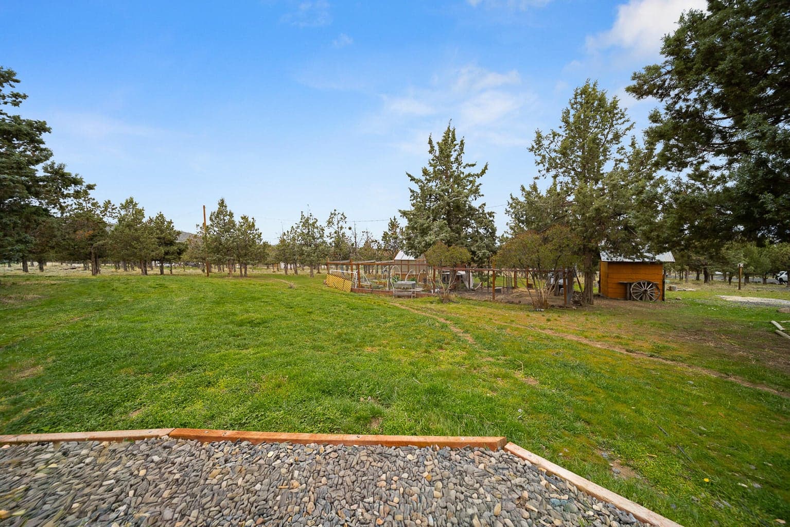 Photo of 2260 Highland 4 of 31
