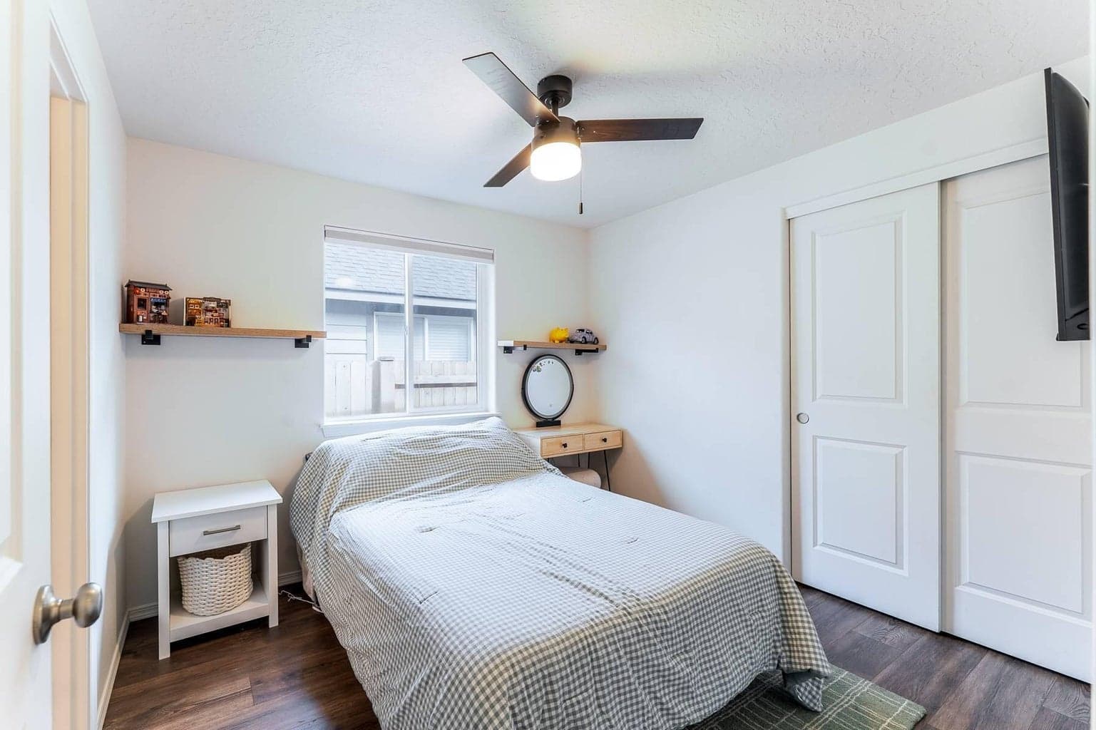 Photo of 3210 NW 10th Street 14 of 23