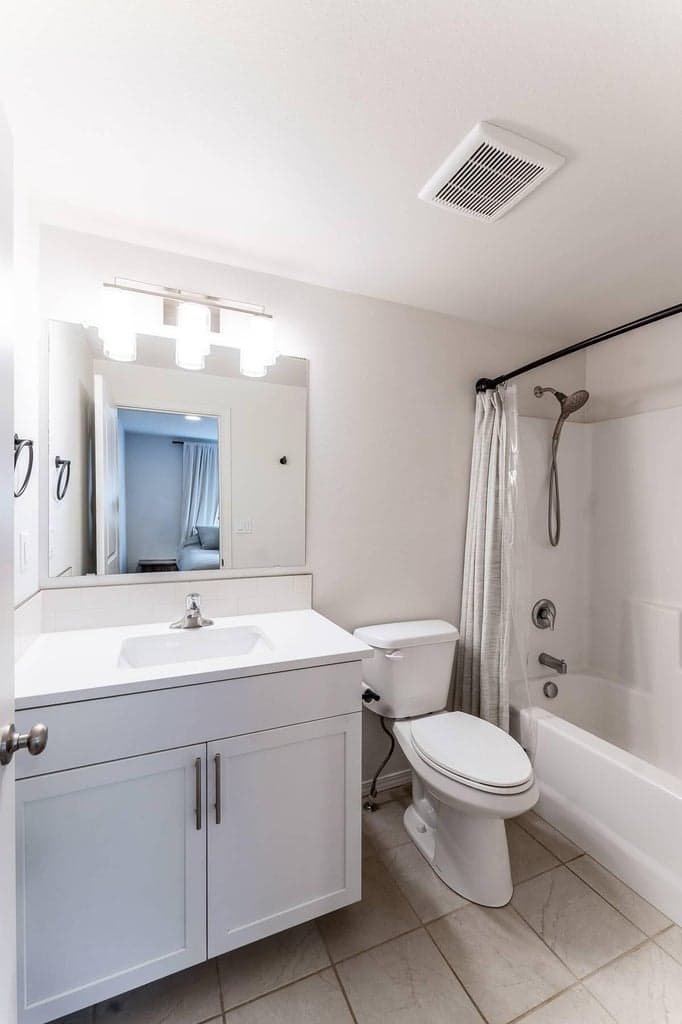 Photo of 3210 NW 10th Street 16 of 23