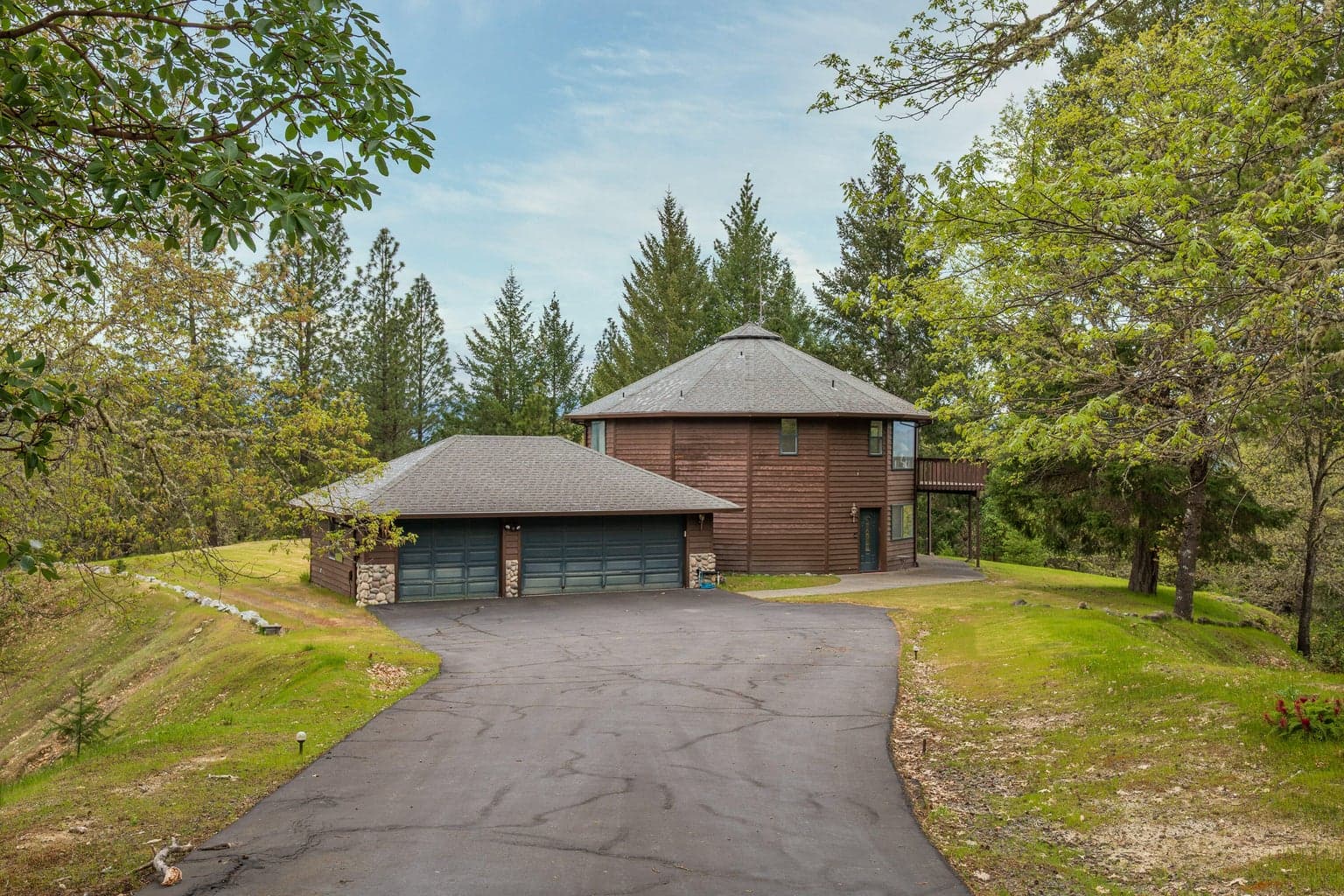 Photo of 398 Madrone Ridge 4 of 46