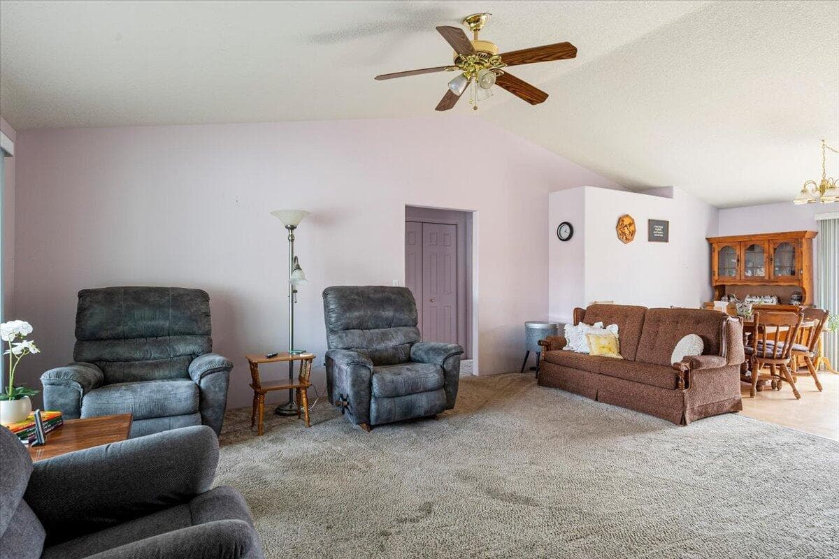 Photo of 1122 Manzanita 5 of 34