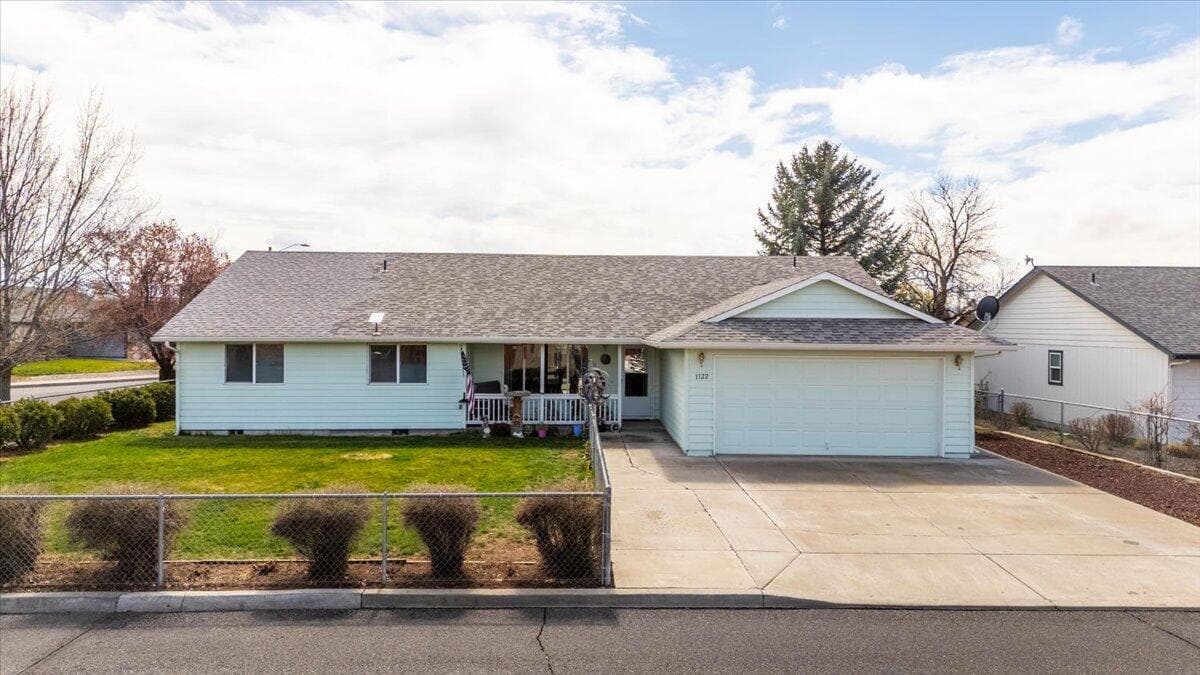1122 Manzanita