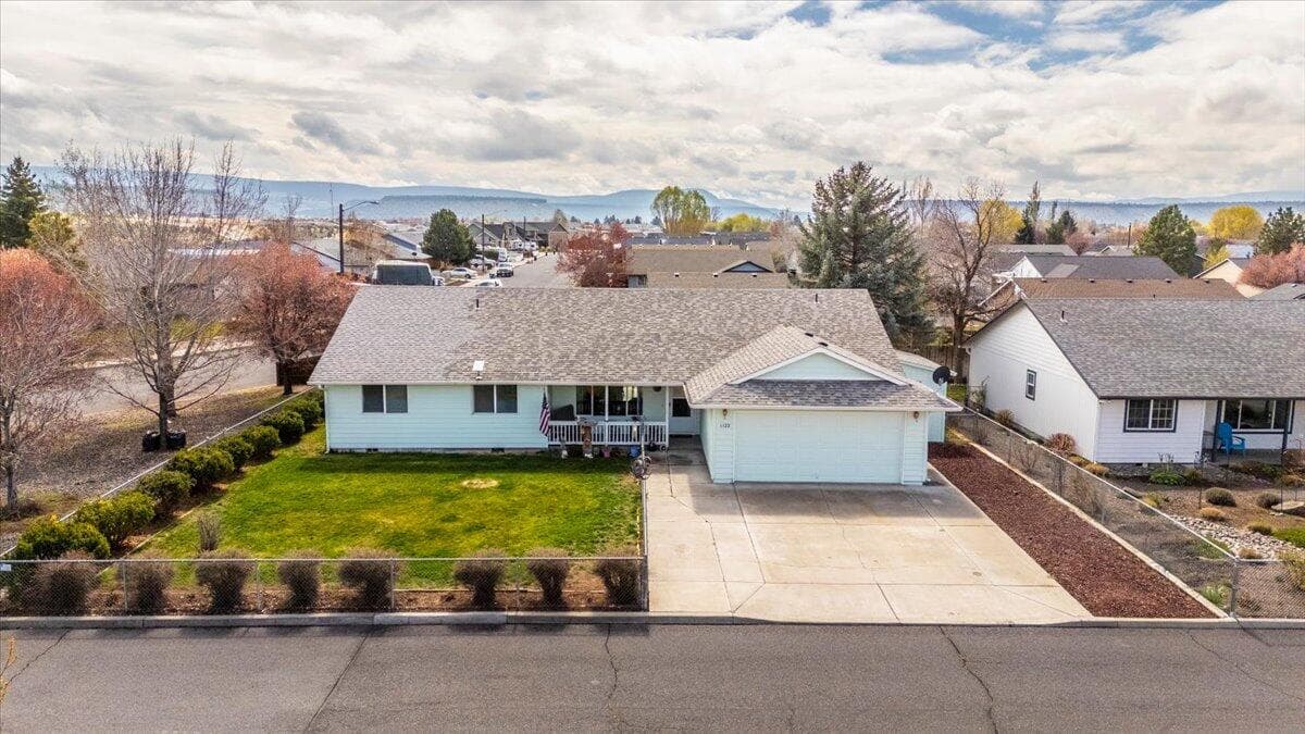 Photo of 1122 Manzanita 2 of 34