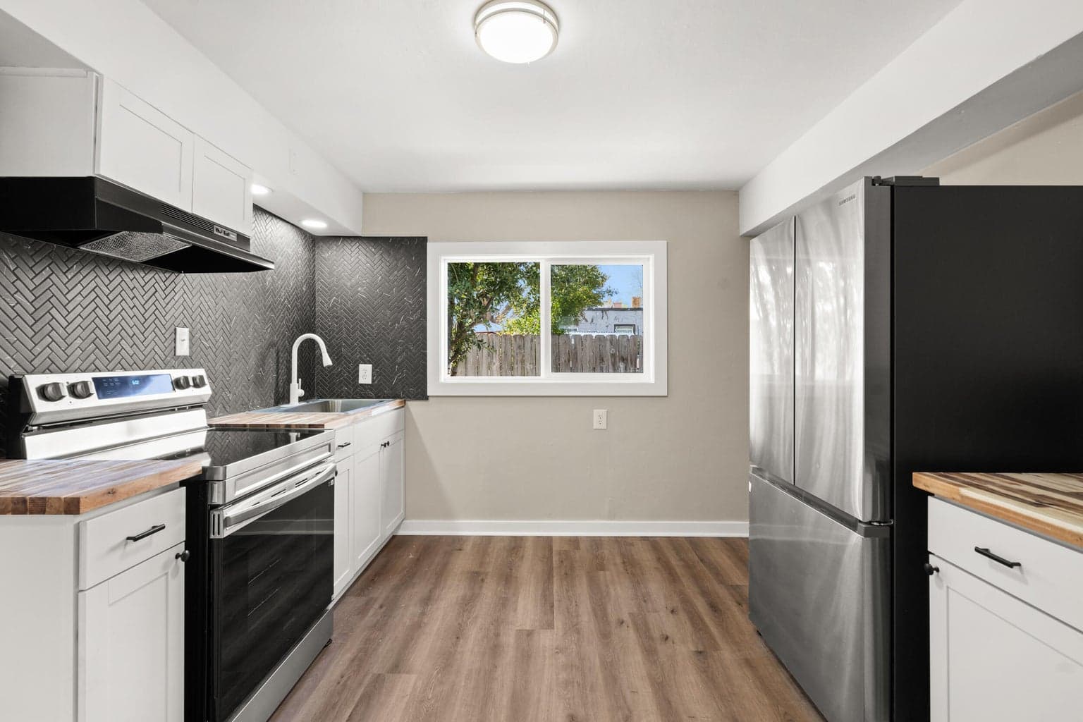 Photo of 603 2nd 5 of 22
