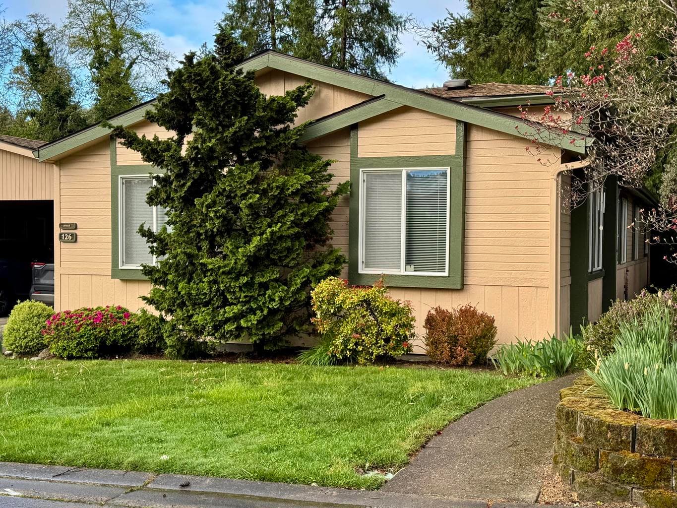 126 Wrightwood