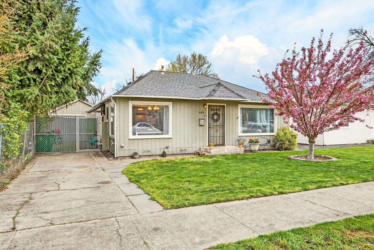 Photo of 948 Murray 2 of 38