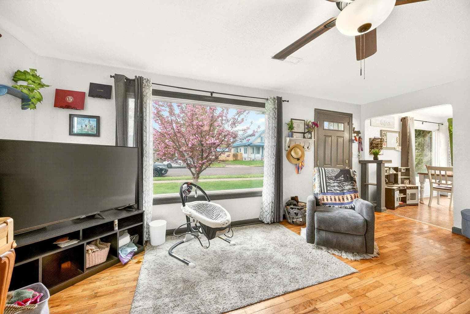 Photo of 948 Murray 5 of 38