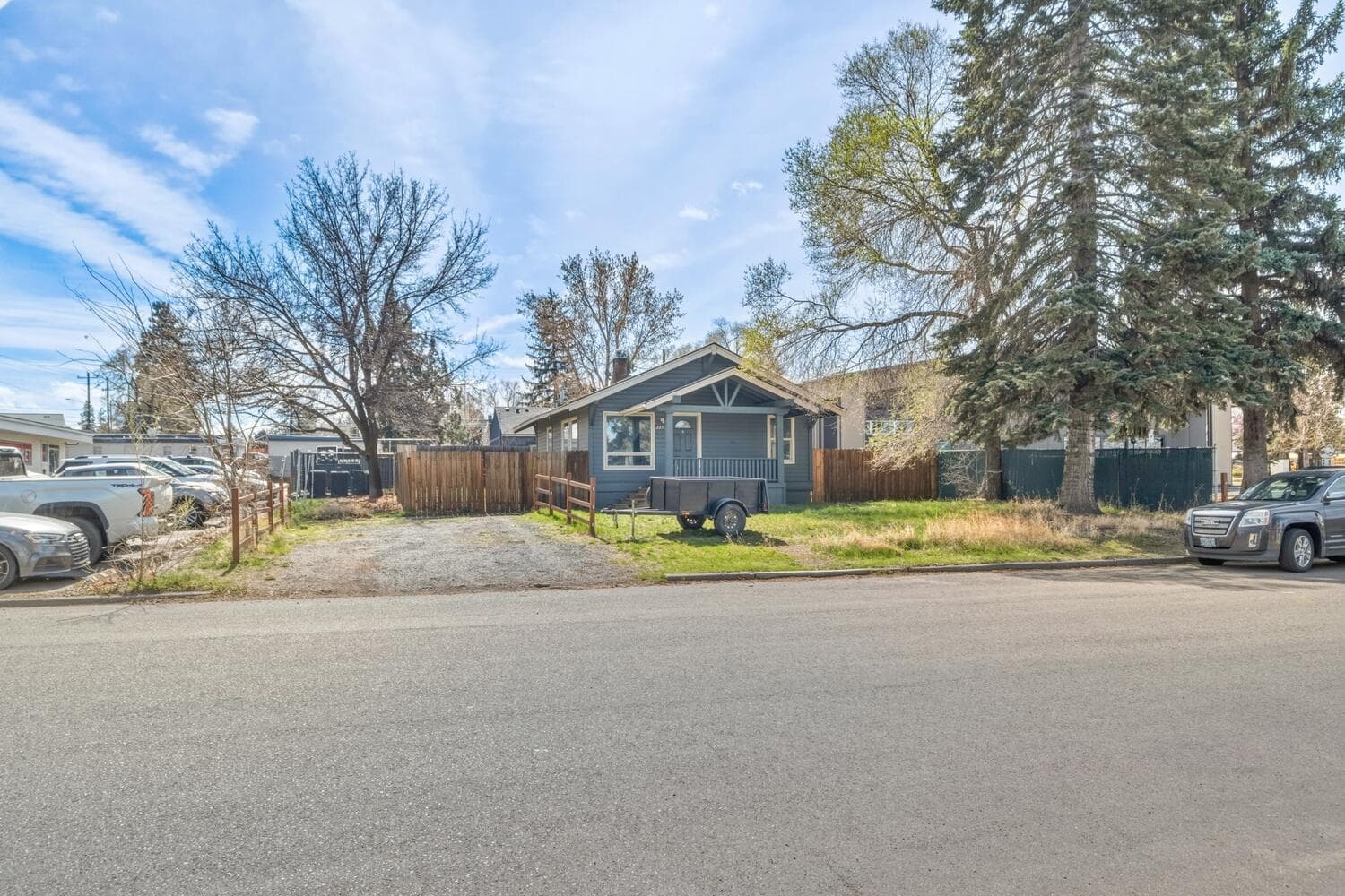 Photo of 225 Vine 3 of 4