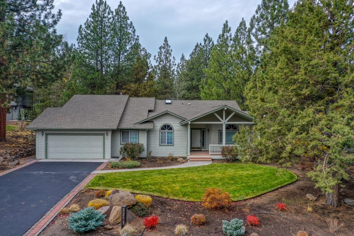 Photo of 3271 Melville 2 of 30