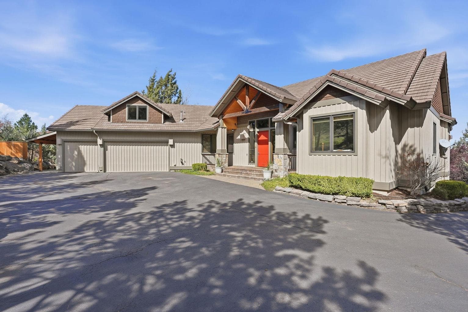 Lots of parking+ 3- car garage