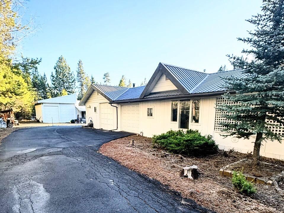 15845 Burgess