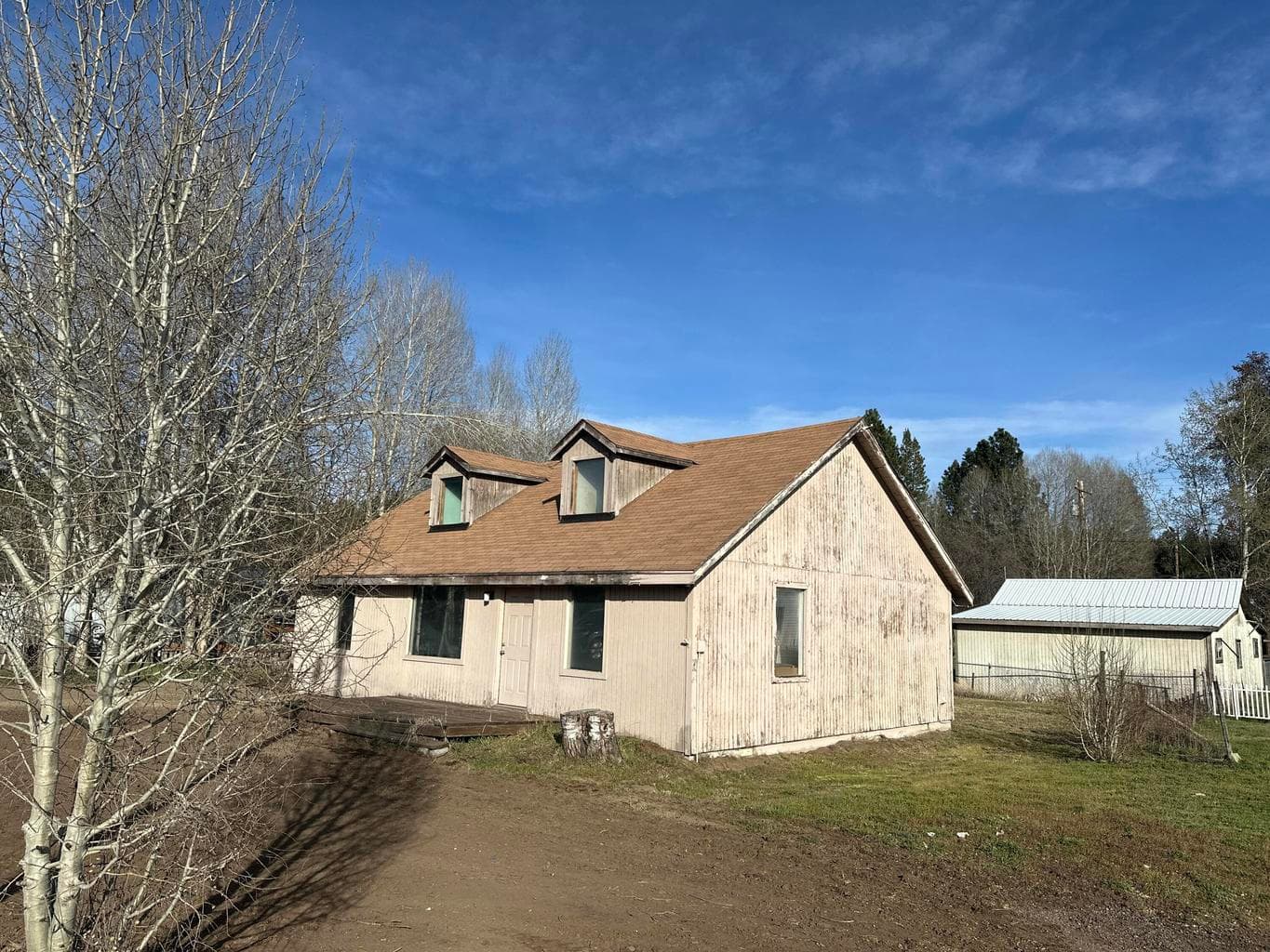 Photo of 136863 Highway 97 2 of 19