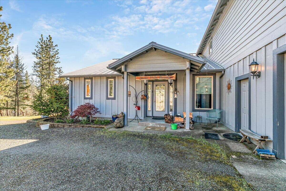 Photo of 6501 Butte Falls 2 of 51