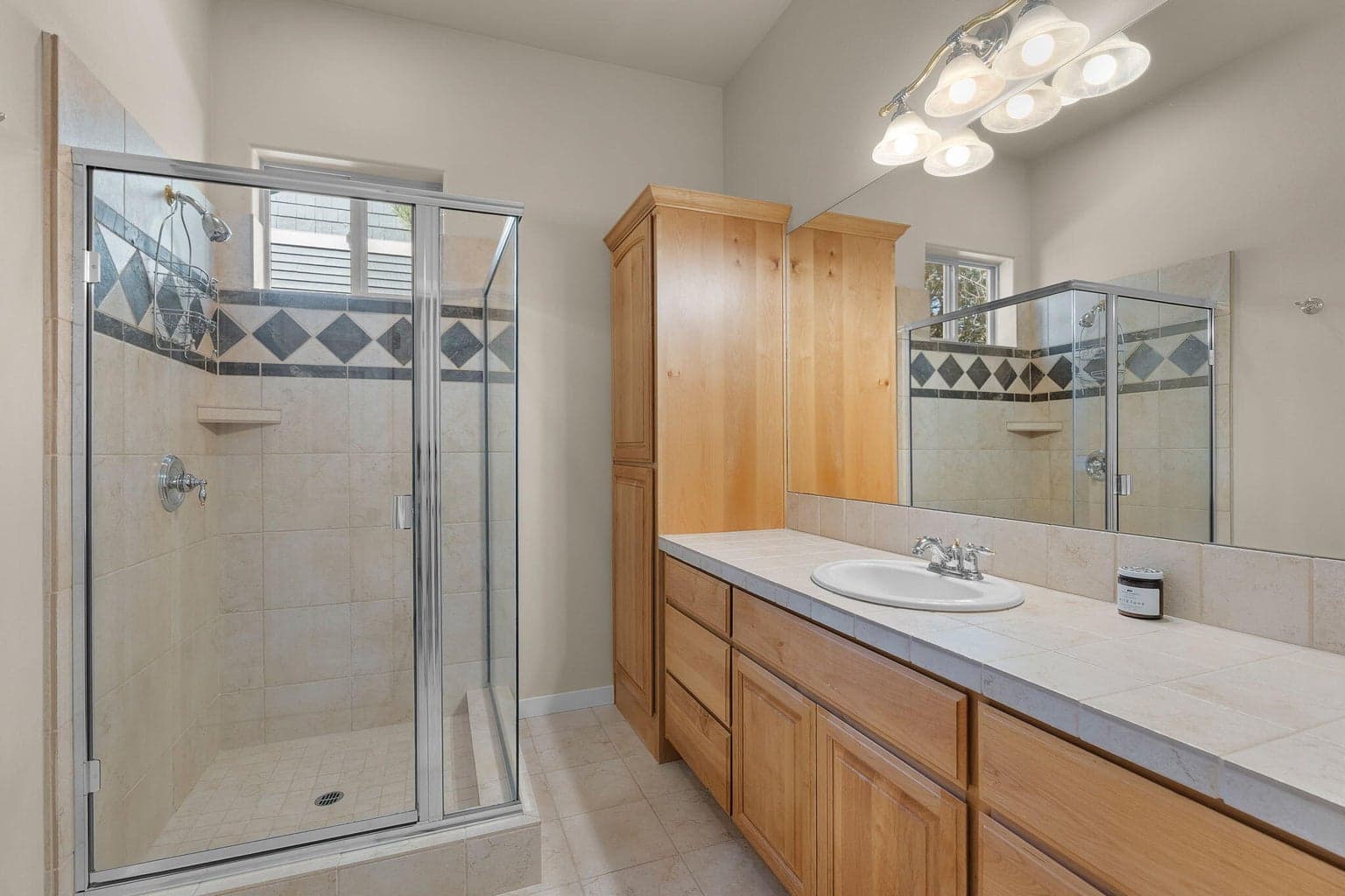 Secondary Downstairs Bath