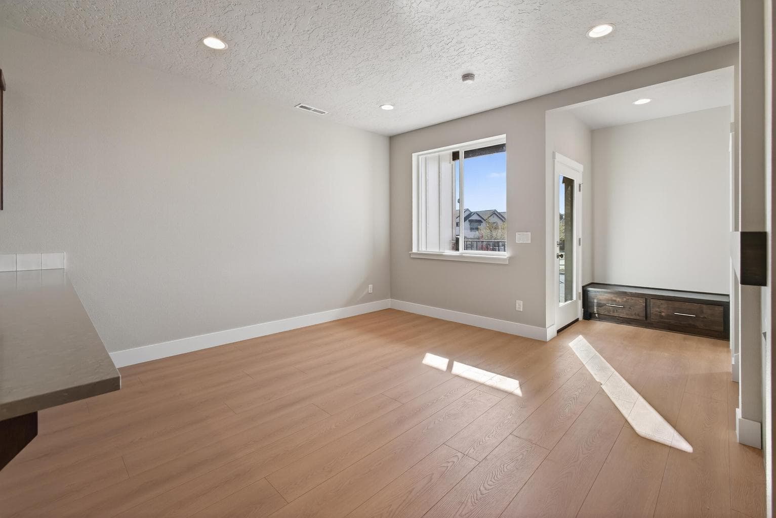 Photo of 4080 39th 5 of 34