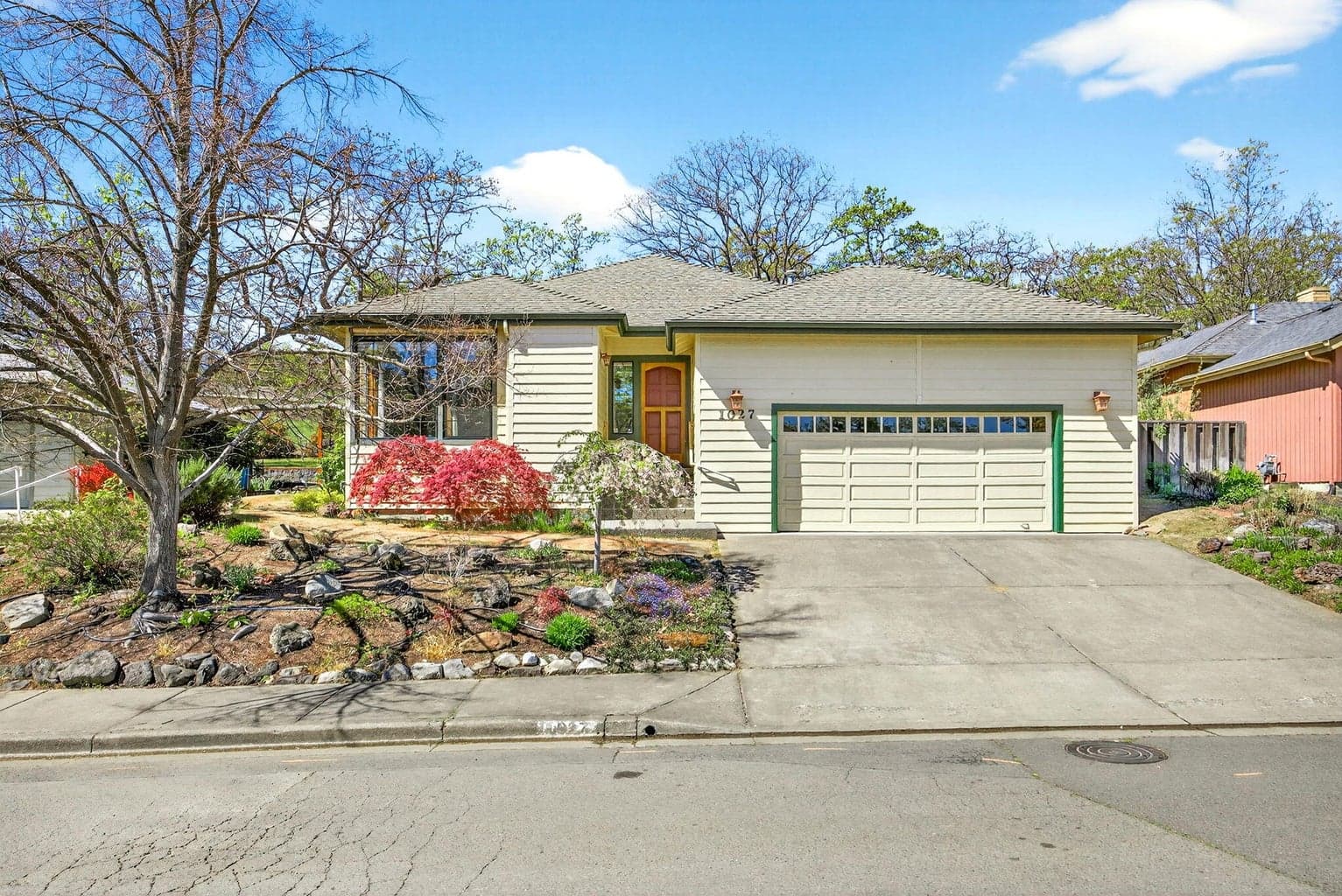 Photo of 1027 Oak Knoll 2 of 49