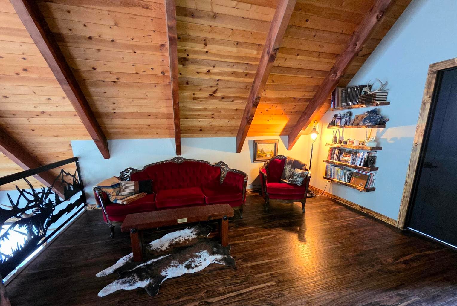 upstairs loft area..vaulted ceilings.