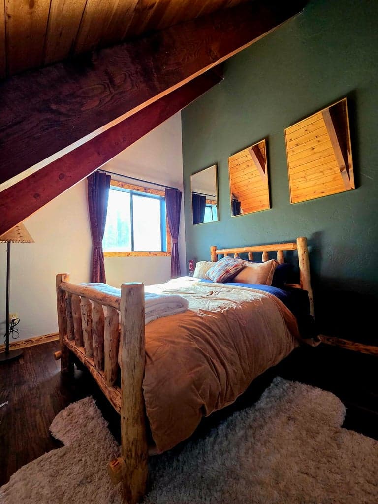 upstair bedroom #1