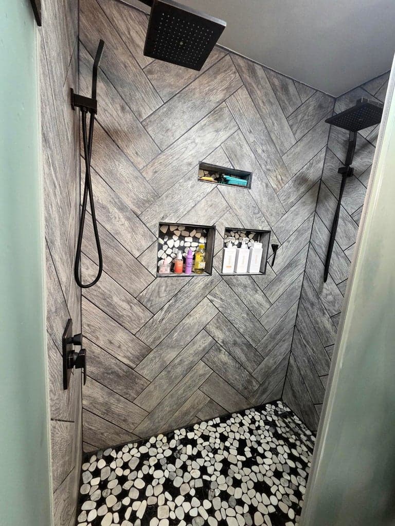 Dual Showerheads.