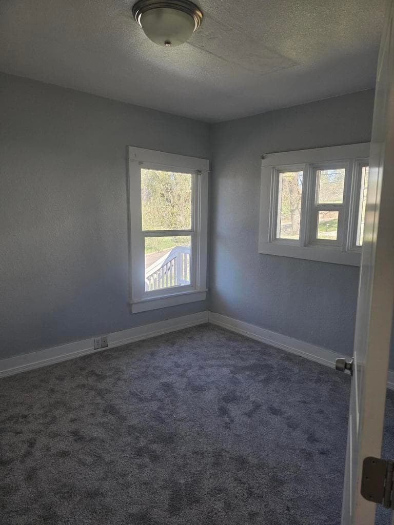Photo of 1210 Lincoln 4 of 20