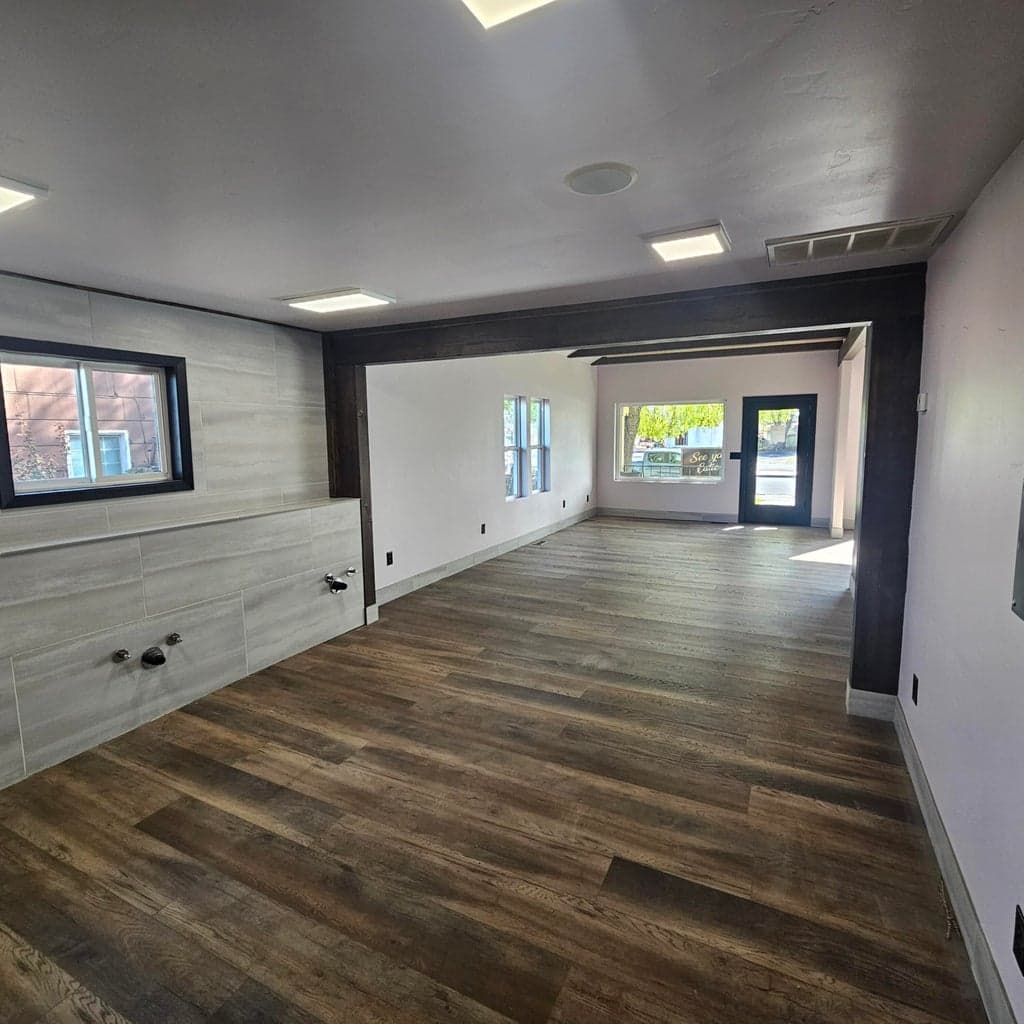 Photo of 725 SW 8th Street 5 of 25