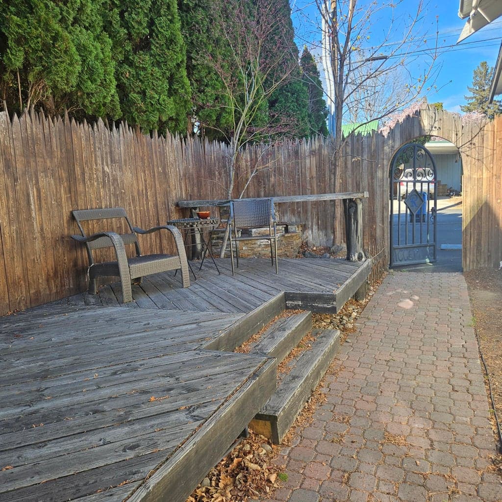 Photo of 725 SW 8th Street 21 of 25