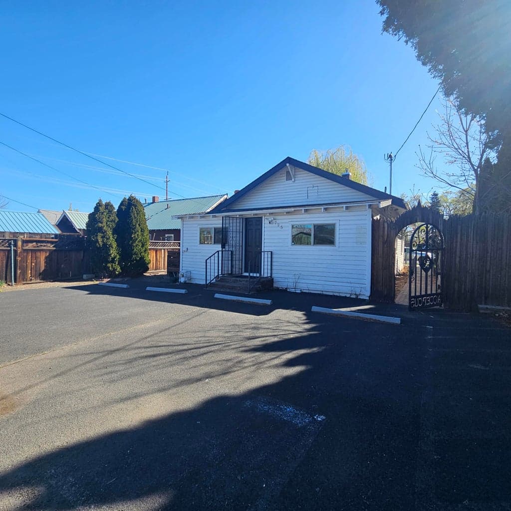 Photo of 725 SW 8th Street 22 of 25