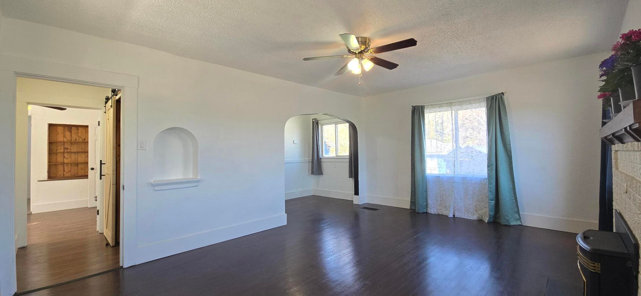 Photo of 939 Alameda 4 of 58