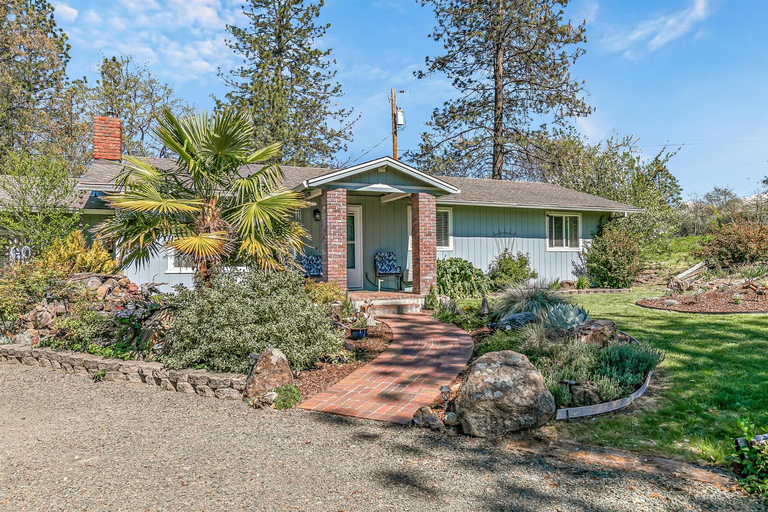 Photo of 912 Mountain View 3 of 47
