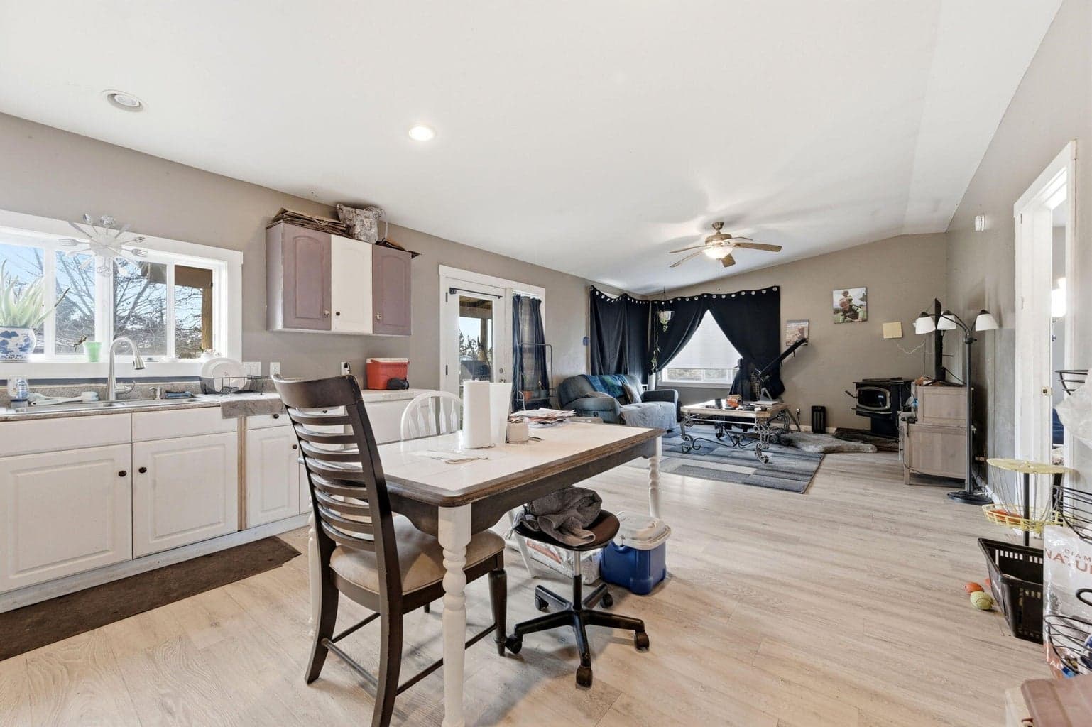 Photo of 3828 NE 45th Street 10 of 47