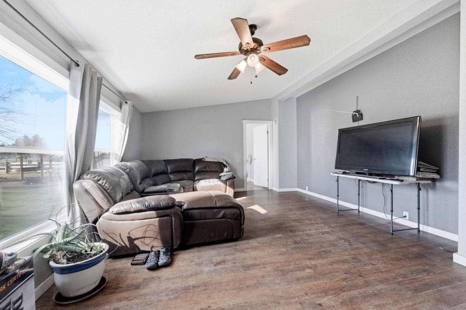 Photo of 3828 NE 45th Street 12 of 47