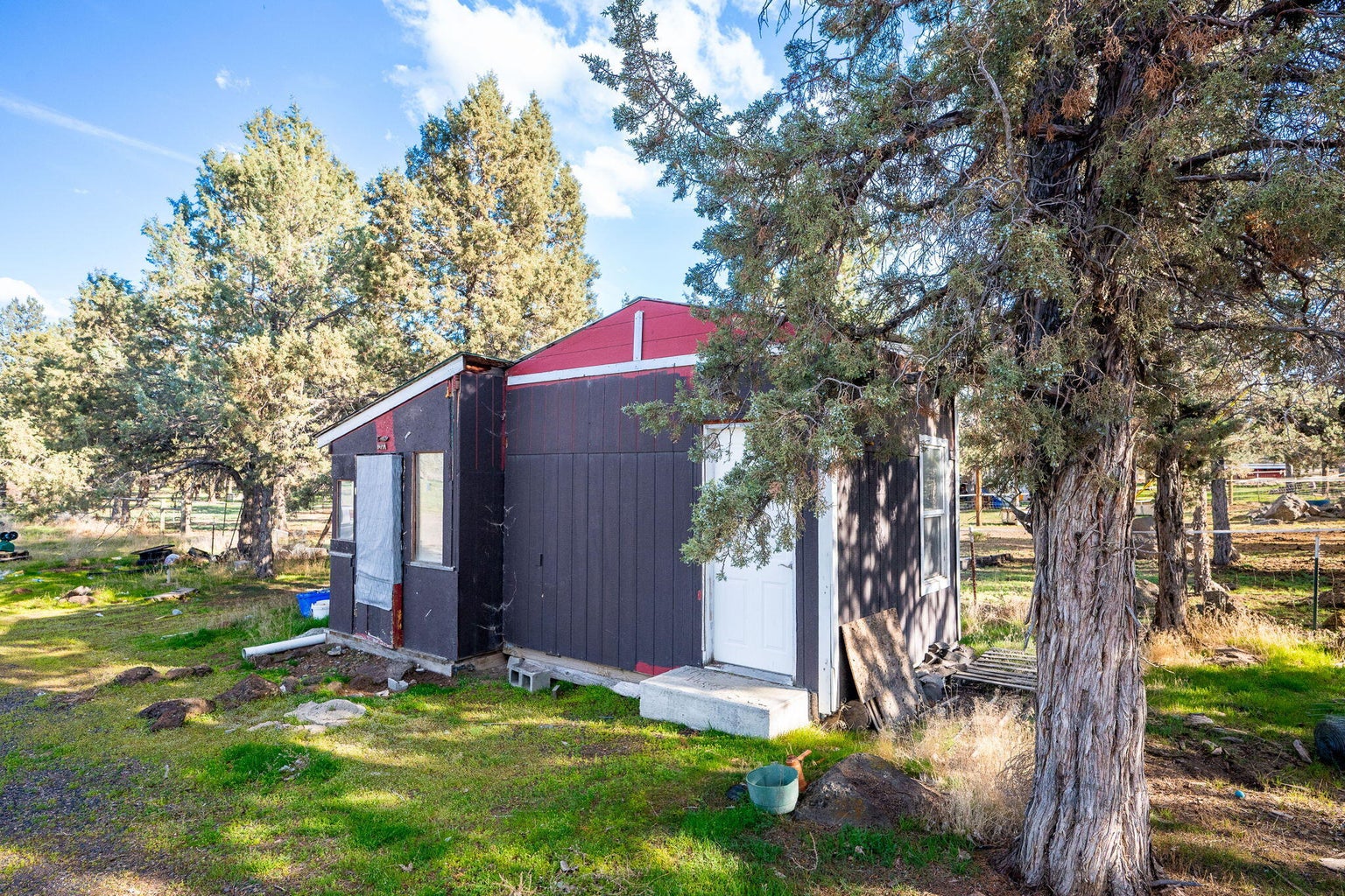 Photo of 3828 NE 45th Street 38 of 47