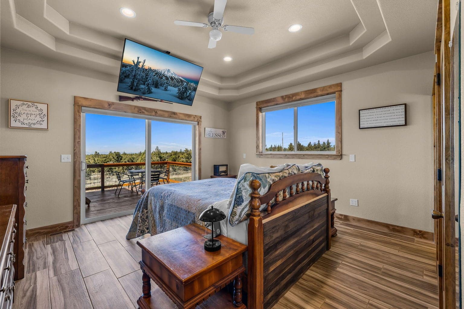 Primary Suites with amazing mountain views and a walk-in closet