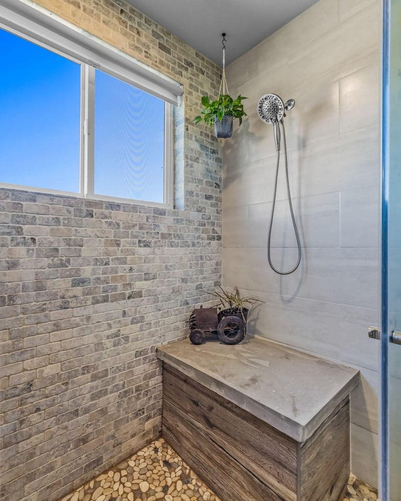 Photo of 6040 SE Gravett Road 25 of 73