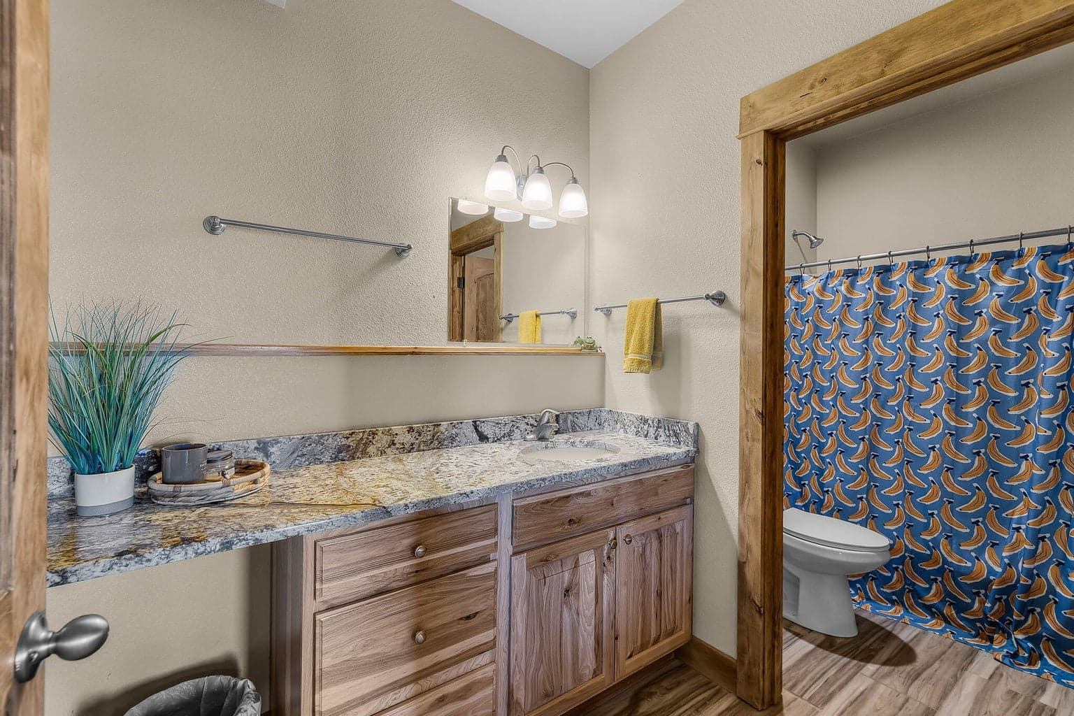 Full bathroom on lower level