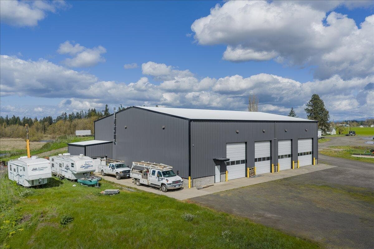 Photo of 6011 Grinde (Next To) 1 of 19